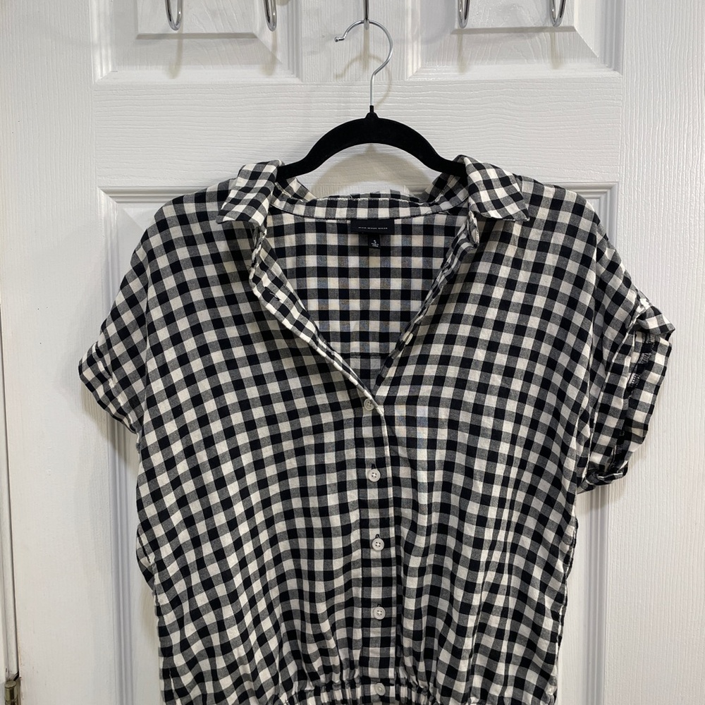 Who What Wear Black and White Cuffed Sleeve Button Down Shirt Size Small